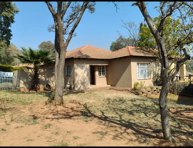 4 BEDROOM TOWNHOUSE FOR SALE IN CASHAN